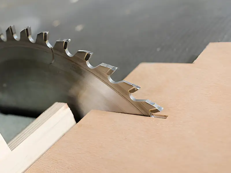 Multi-Material-Sägeblätter schneiden mdf