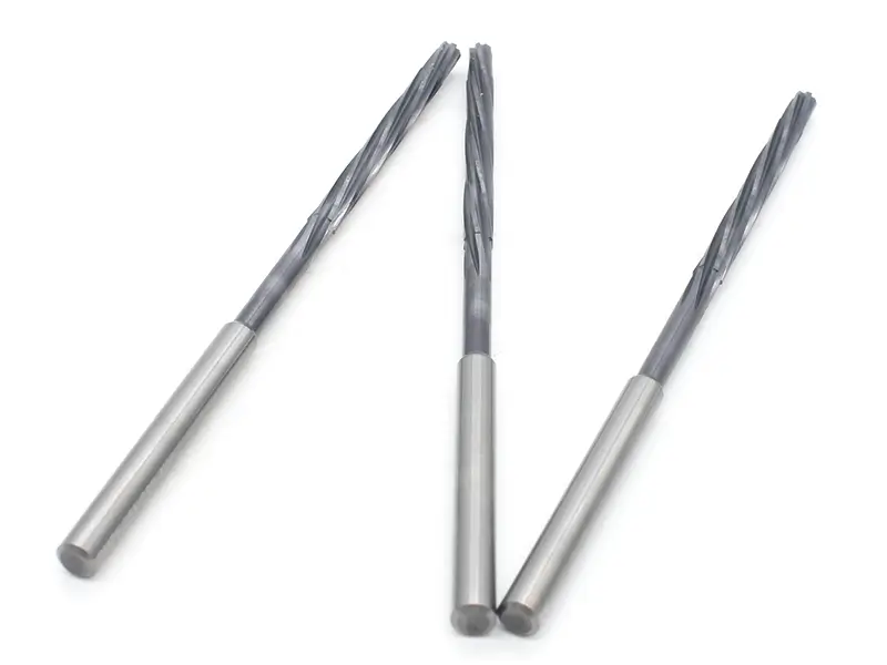 Alésoir à coupes hélicoïdales (Spiral Flute Reamer)