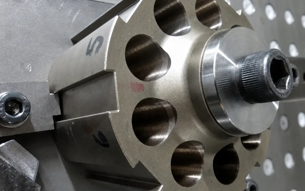 Hydraulic pump component and finished bores in the fixture