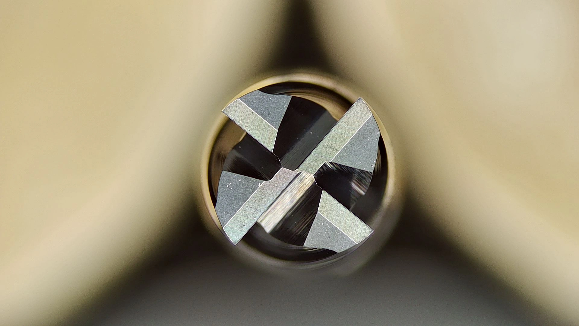 Macro photograph of an end mill end face